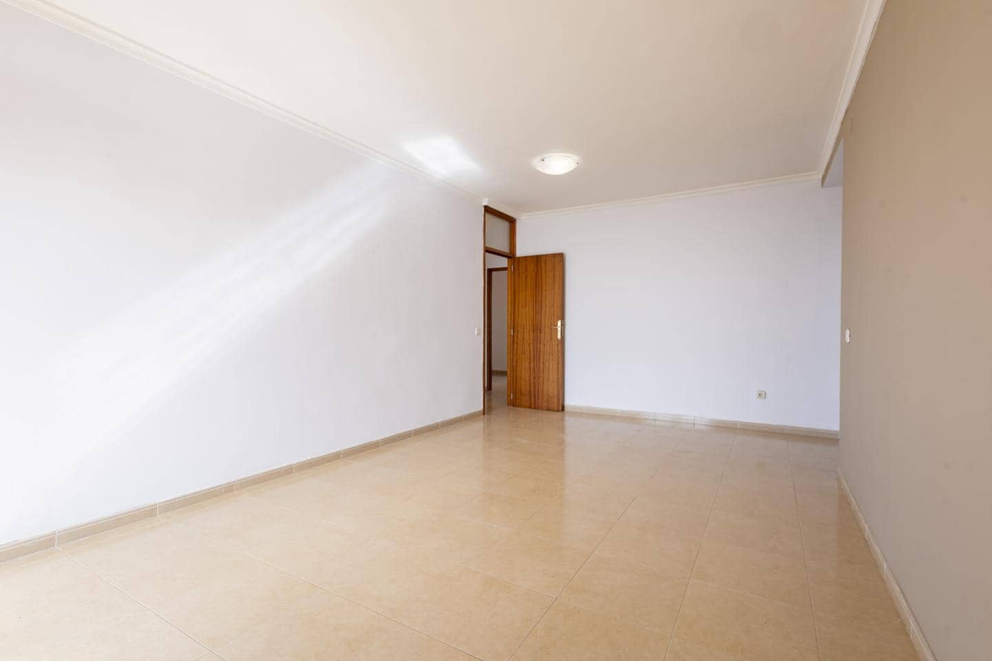 4 soveværelse Lejlighed til leje i Santa Cruz de Tenerife - € 1.200 (Ref: 9645622)