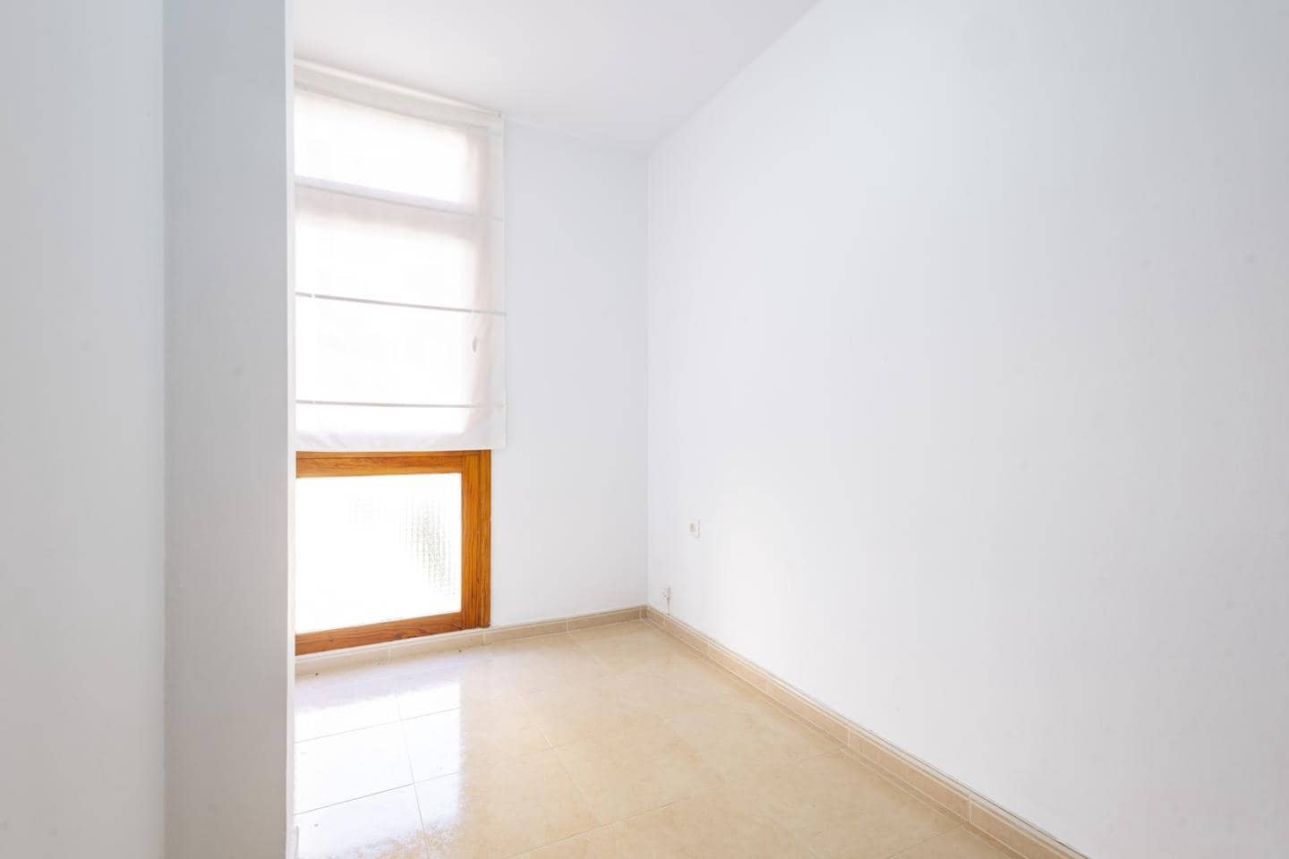 4 soveværelse Lejlighed til leje i Santa Cruz de Tenerife - € 1.200 (Ref: 9645622)