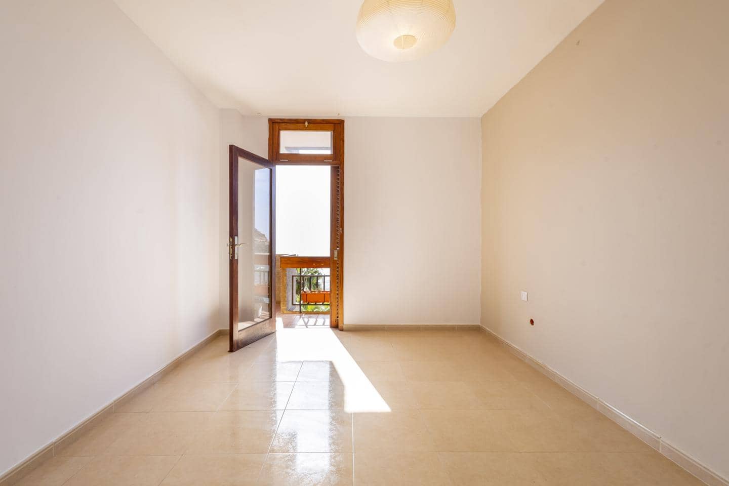 4 soveværelse Lejlighed til leje i Santa Cruz de Tenerife - € 1.200 (Ref: 9645622)