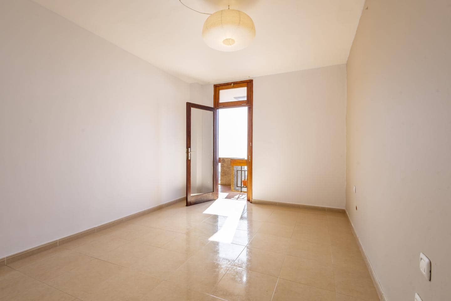 4 soveværelse Lejlighed til leje i Santa Cruz de Tenerife - € 1.200 (Ref: 9645622)