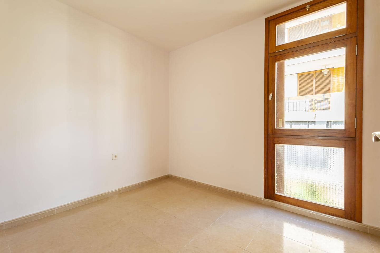 4 soveværelse Lejlighed til leje i Santa Cruz de Tenerife - € 1.200 (Ref: 9645622)