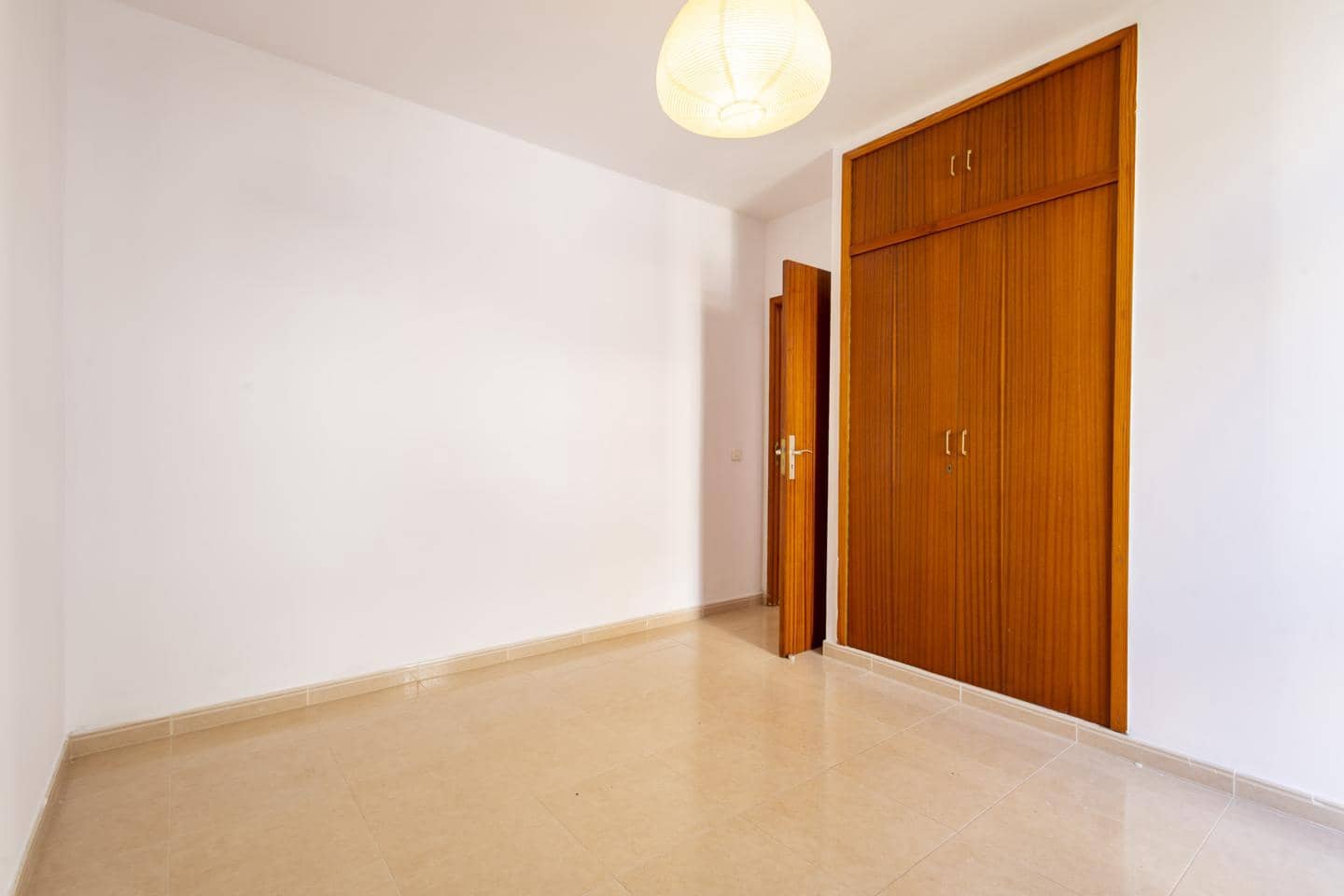 4 soveværelse Lejlighed til leje i Santa Cruz de Tenerife - € 1.200 (Ref: 9645622)