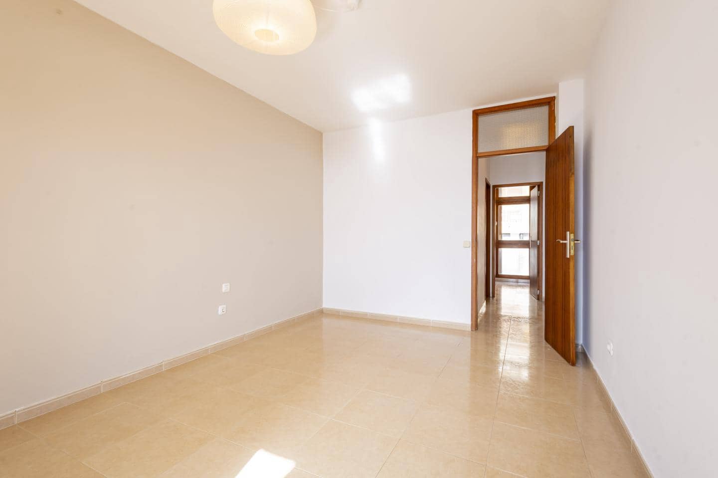 4 soveværelse Lejlighed til leje i Santa Cruz de Tenerife - € 1.200 (Ref: 9645622)