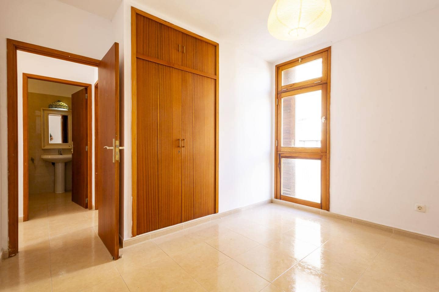 4 soveværelse Lejlighed til leje i Santa Cruz de Tenerife - € 1.200 (Ref: 9645622)