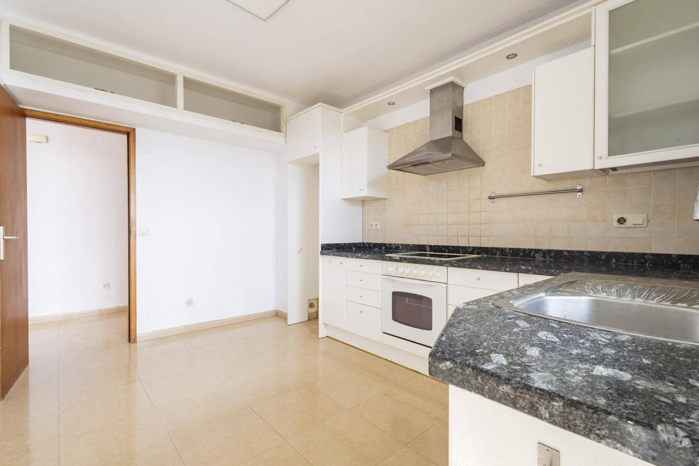 4 soveværelse Lejlighed til leje i Santa Cruz de Tenerife - € 1.200 (Ref: 9645622)