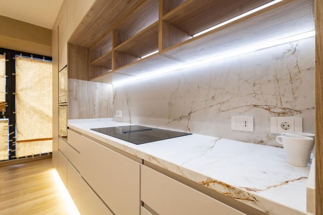 Piso de 3 habitaciones en Toscal, Santa Cruz de Tenerife en venta - 745.000 € (Ref: 9649877)