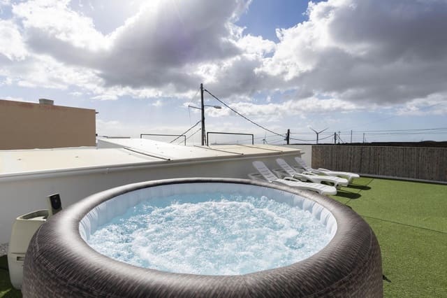 4 sovrum Villa till salu i Arico - 285 000 € (Ref: 9664347)