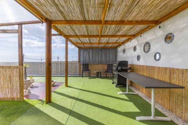 4 sovrum Villa till salu i Arico - 285 000 € (Ref: 9664347)