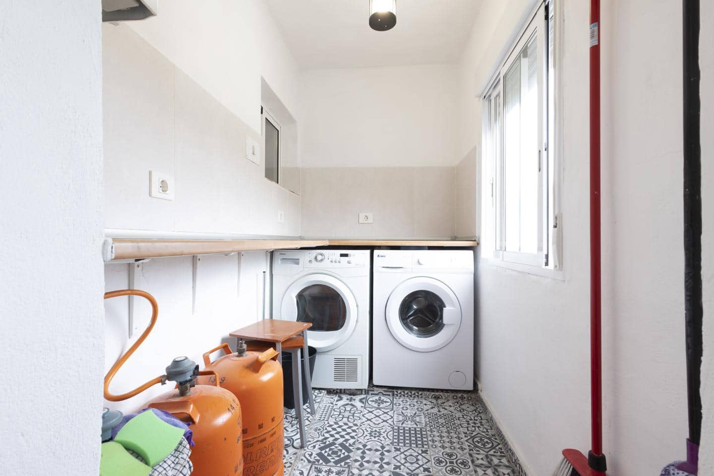 3 quarto Apartamento para arrendar em Santa Cruz de Tenerife - 1 050 € (Ref: 9667229)