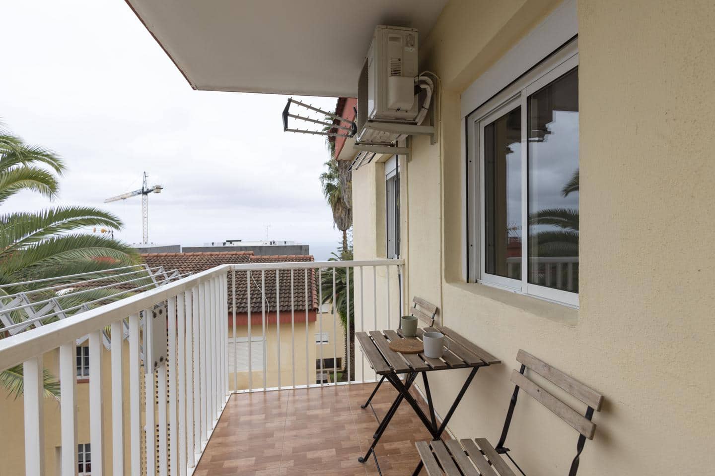 3 quarto Apartamento para arrendar em Santa Cruz de Tenerife - 1 050 € (Ref: 9667229)