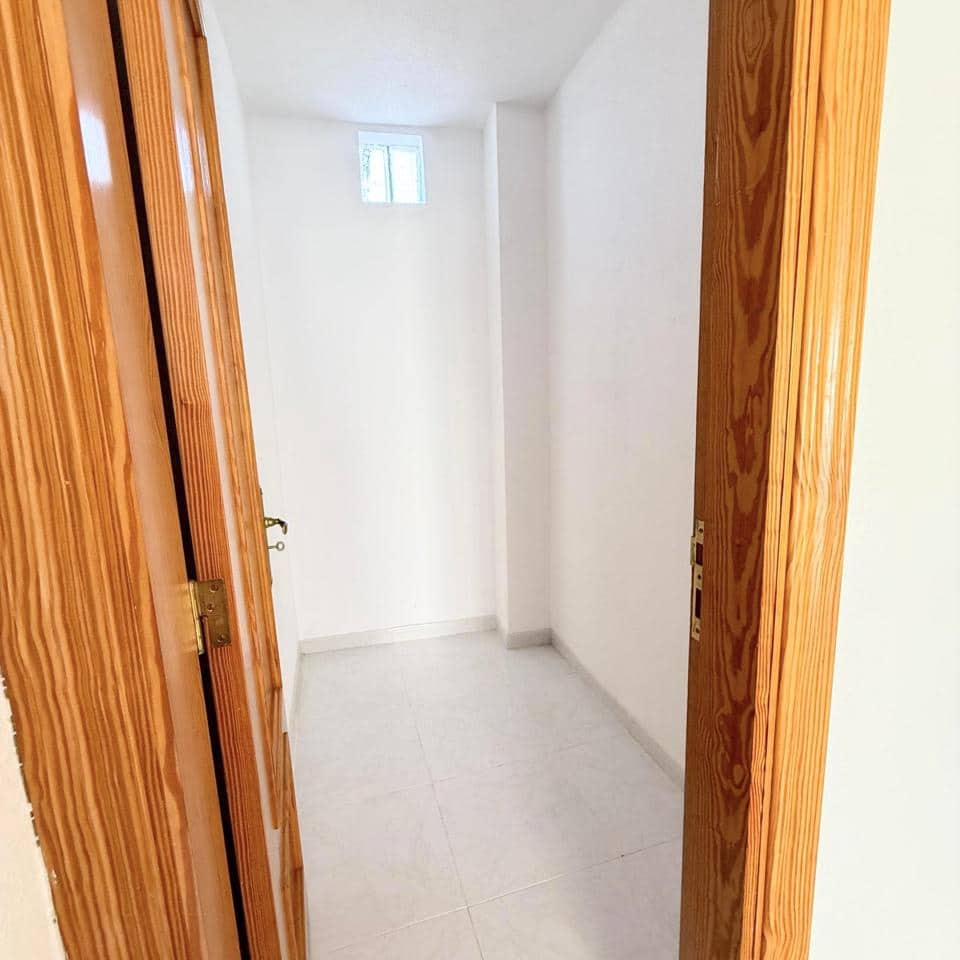 1 bedroom Flat for sale in Santa Cruz de Tenerife - € 240,000 (Ref: 9691660)