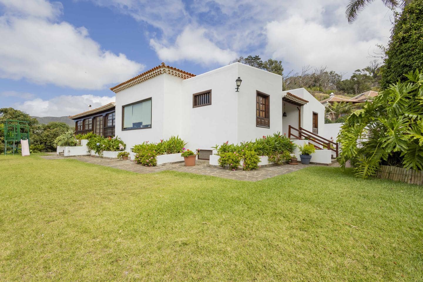 6 bedroom Villa for sale in Tegueste with pool garage - € 1,600,000 (Ref: 9697870)