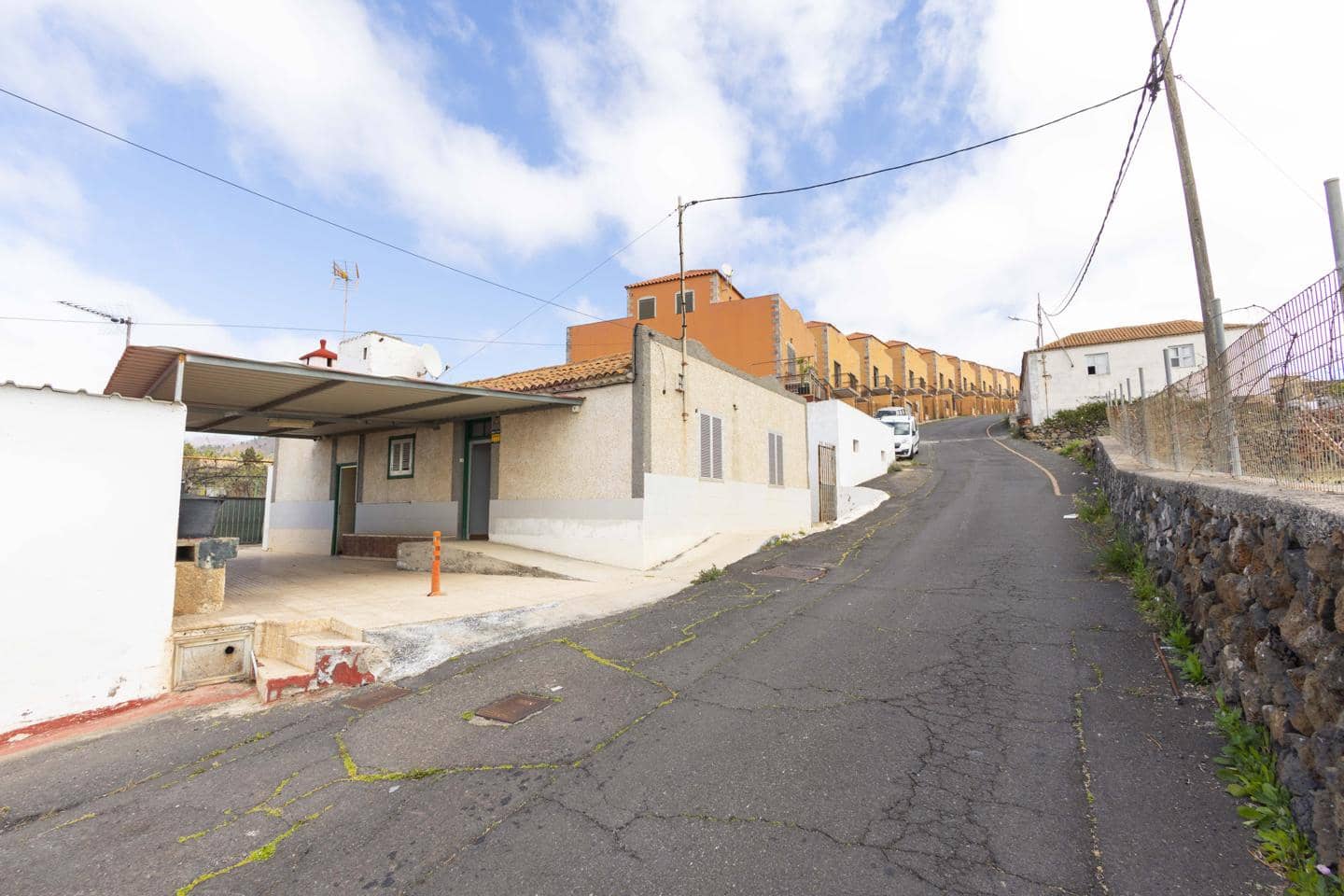 3 bedroom Villa for sale in Vilaflor - € 200,000 (Ref: 9700102)