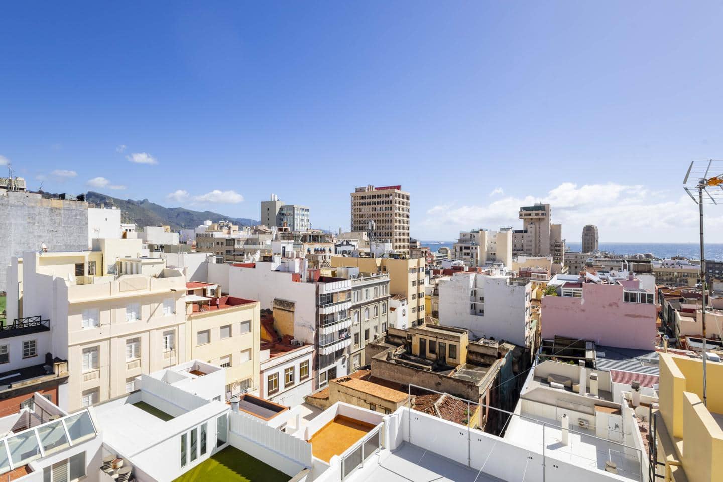 3 bedroom Flat for sale in Santa Cruz de Tenerife - € 375,000 (Ref: 9713882)