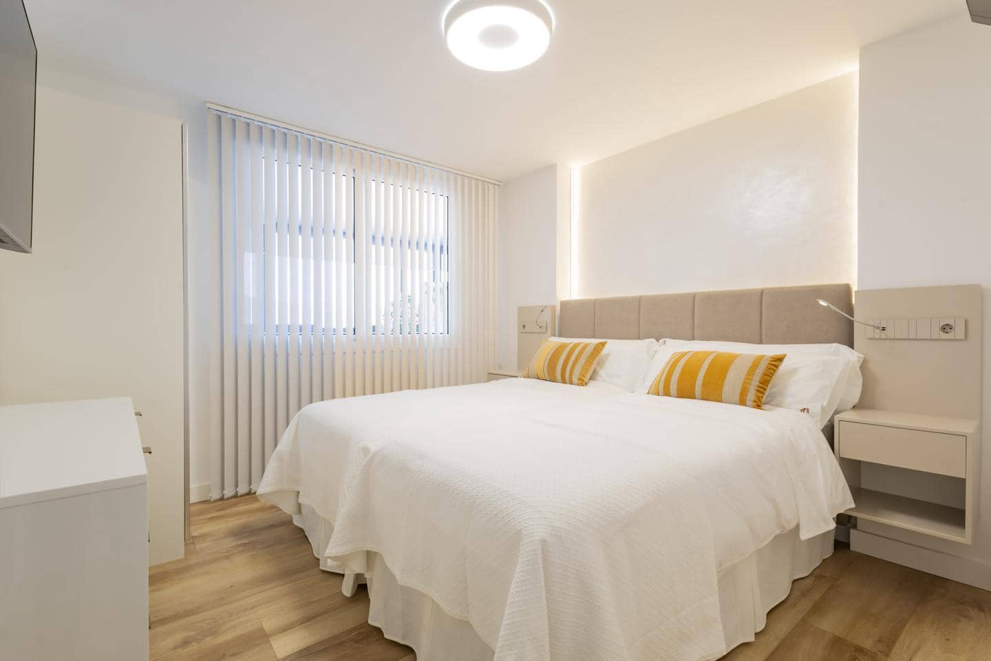 3 bedroom Flat for sale in Santa Cruz de Tenerife with garage - € 695,000 (Ref: 9731244)