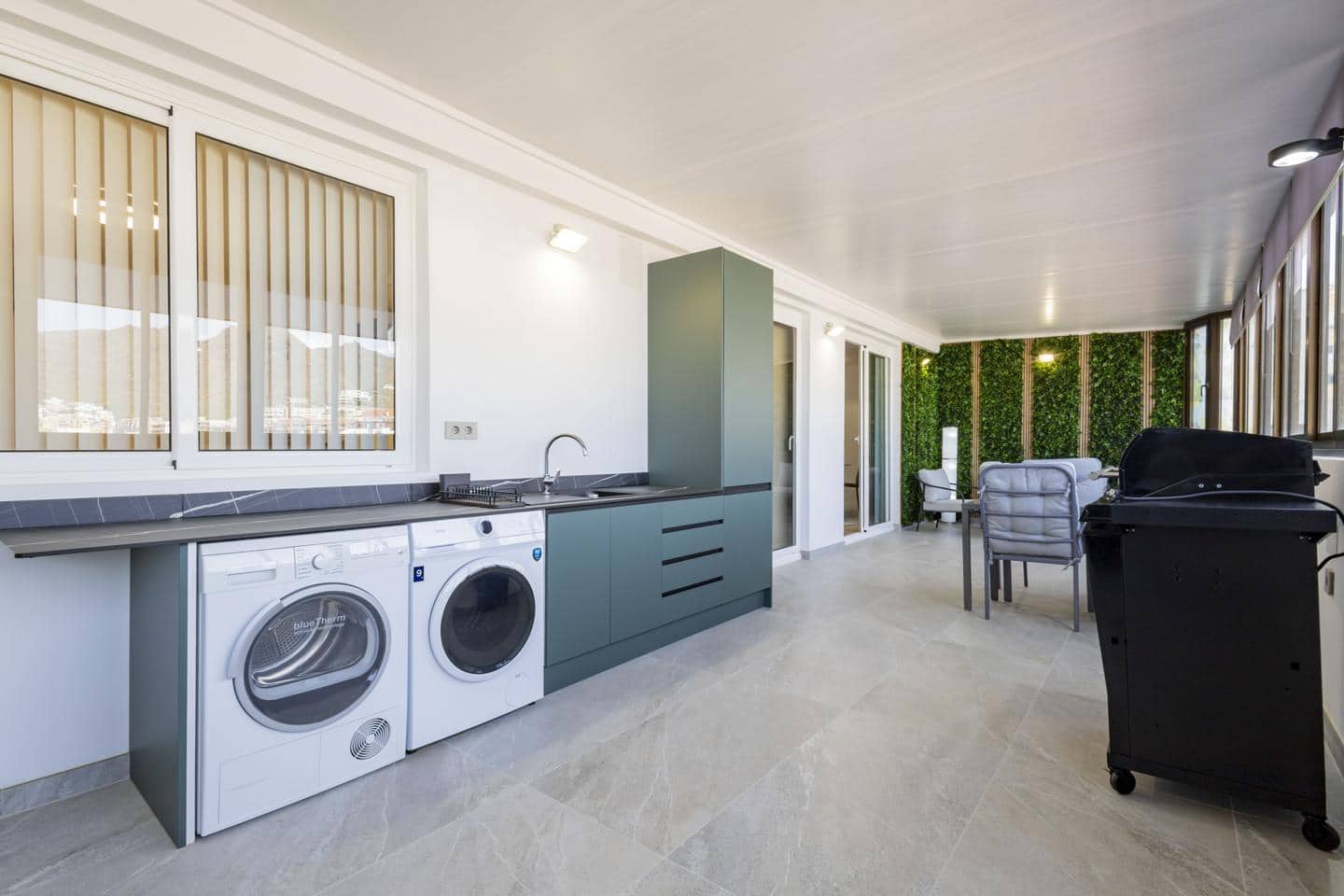 3 bedroom Flat for sale in Santa Cruz de Tenerife with garage - € 695,000 (Ref: 9731244)