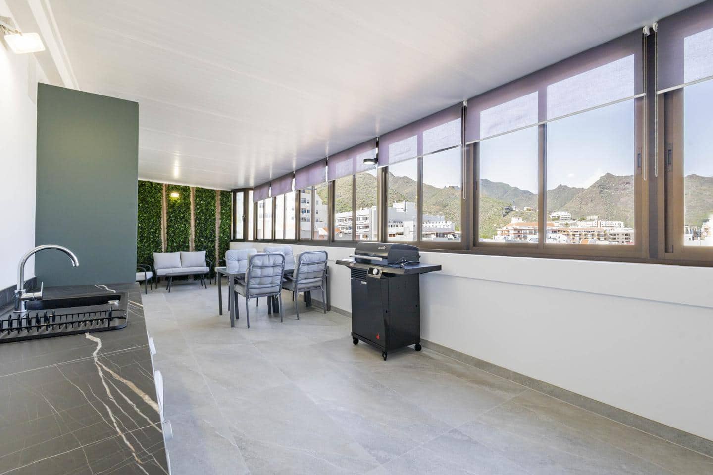 3 bedroom Flat for sale in Santa Cruz de Tenerife with garage - € 695,000 (Ref: 9731244)