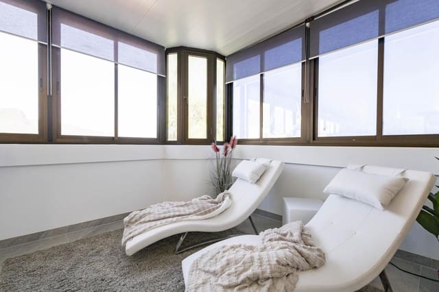 3 bedroom Flat for sale in Toscal, Santa Cruz de Tenerife with garage - € 695,000 (Ref: 9731244)