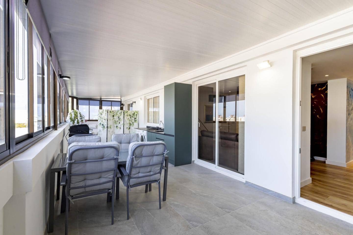 3 bedroom Flat for sale in Santa Cruz de Tenerife with garage - € 695,000 (Ref: 9731244)