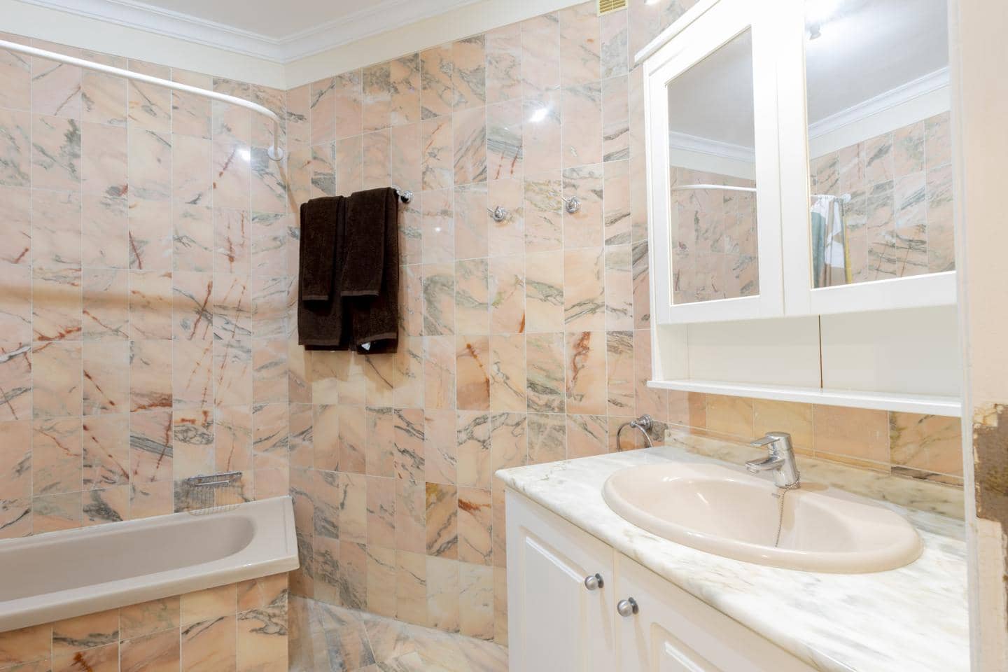 Flat for rent in Santiago del Teide - € 900 (Ref: 9737214)