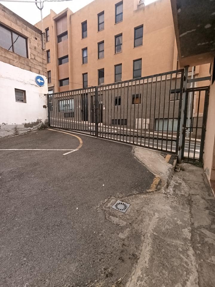 1 bedroom Business for rent in San Cristobal de La Laguna - € 600 (Ref: 9747282)