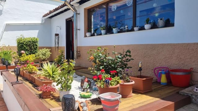Chalet de 3 habitaciones en Los Realejos en venta con piscina - 300.000 € (Ref: 9759429)