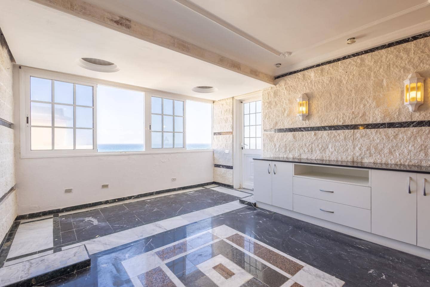 5 slaapkamer Villa te koop in San Juan de la Rambla - € 349.700 (Ref: 9761406)