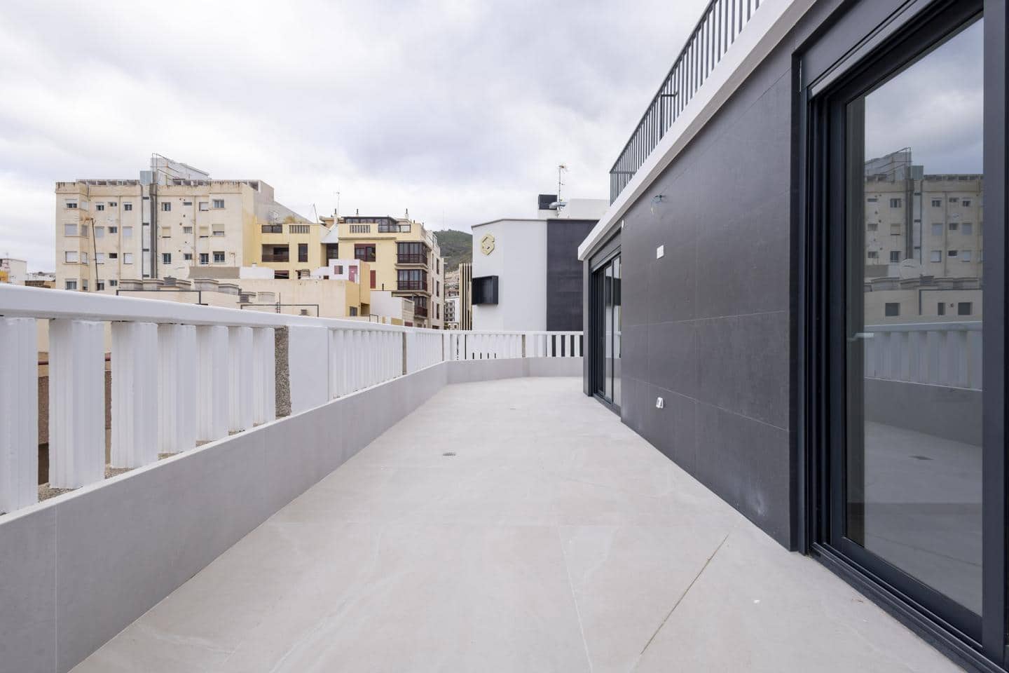 3 soveværelse Lejlighed til salg i Santa Cruz de Tenerife med garage - € 750.000 (Ref: 9775956)