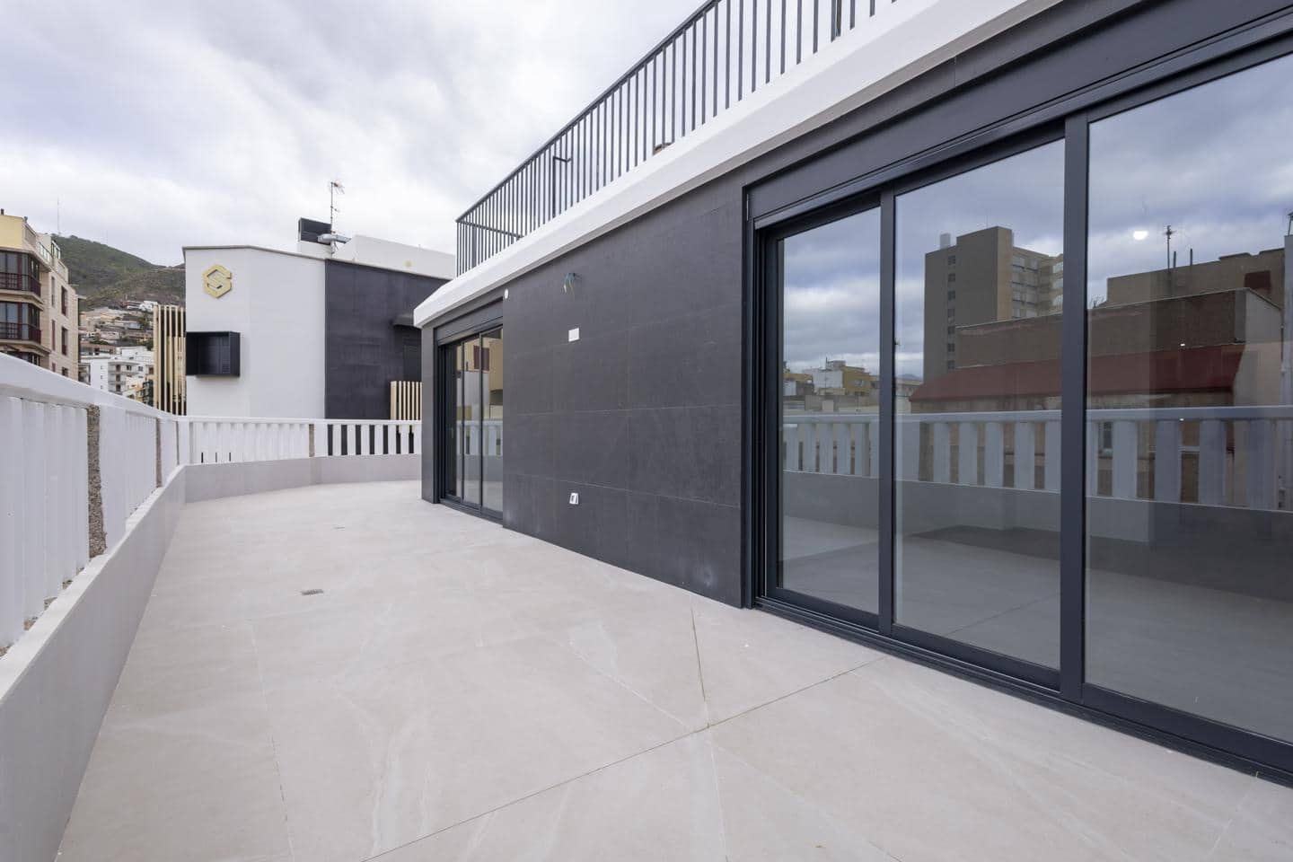 3 soveværelse Lejlighed til salg i Santa Cruz de Tenerife med garage - € 750.000 (Ref: 9775956)