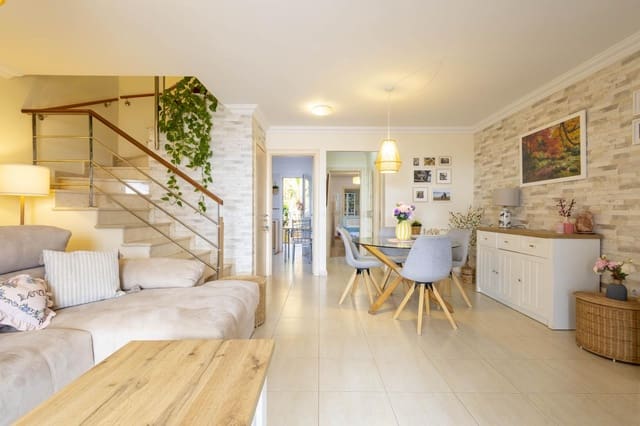 3 slaapkamer Villa te koop in Acoran, Santa Cruz de Tenerife met garage - € 389.000 (Ref: 9778453)