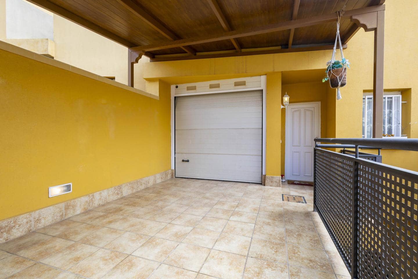 3 sovrum Villa till salu i Santa Cruz de Tenerife med garage - 370 000 € (Ref: 9778453)