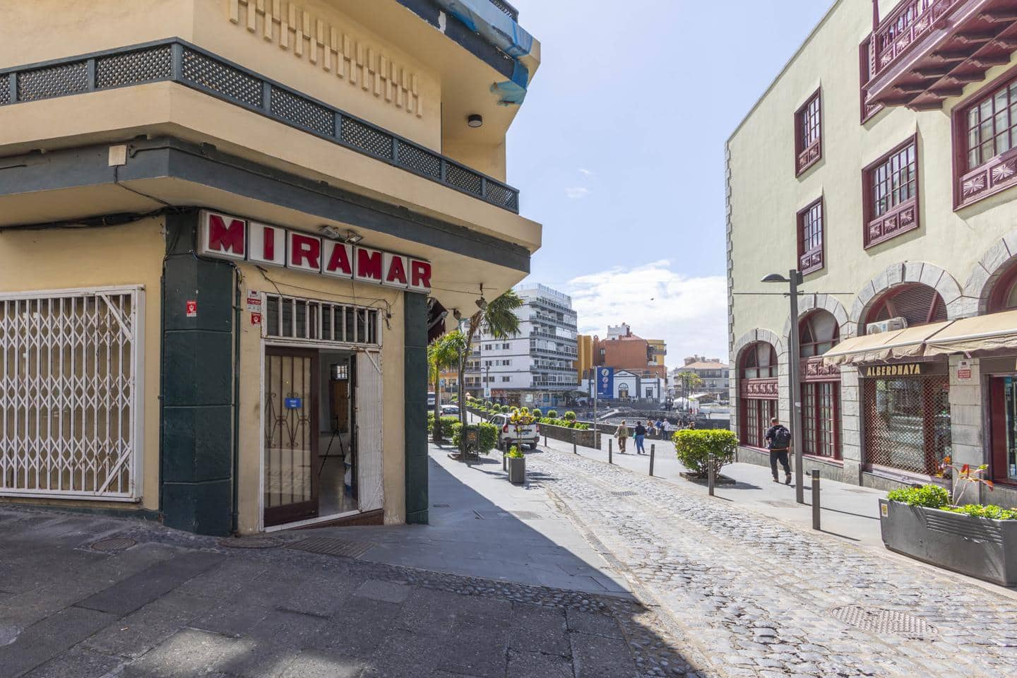 1 bedroom Business for rent in Puerto de la Cruz - € 2,400 (Ref: 9778454)
