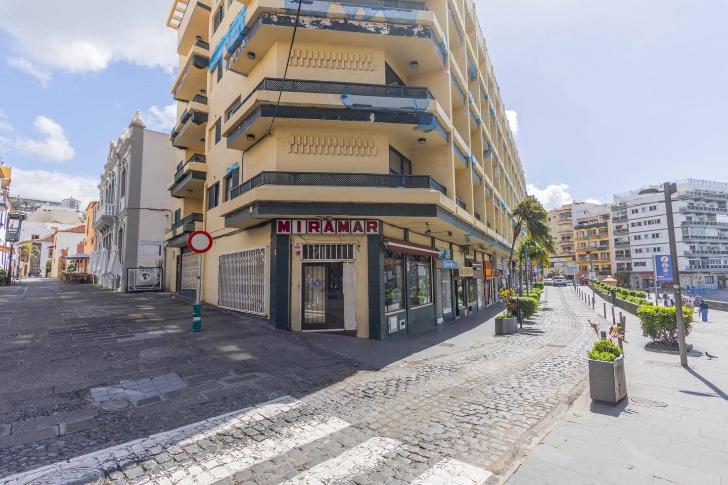 1 bedroom Business for rent in Puerto de la Cruz - € 2,400 (Ref: 9778454)