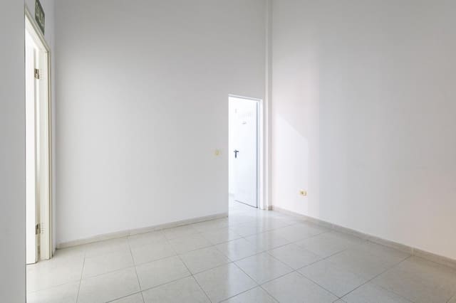 1 soveværelse Virksomhed til leje i San Cristóbal de La Laguna - € 1.250 (Ref: 9789658)