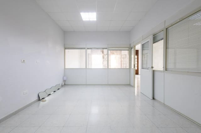 1 soveværelse Virksomhed til leje i San Cristóbal de La Laguna - € 1.250 (Ref: 9789658)