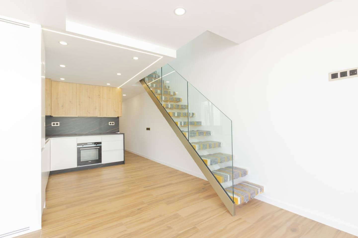 Piso de 2 habitaciones en Santiago del Teide en venta con piscina garaje - 445.000 € (Ref: 9805449)