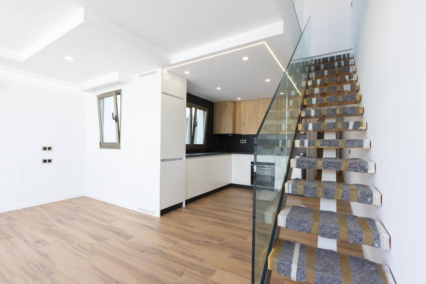 Piso de 2 habitaciones en Santiago del Teide en venta con piscina garaje - 445.000 € (Ref: 9805449)