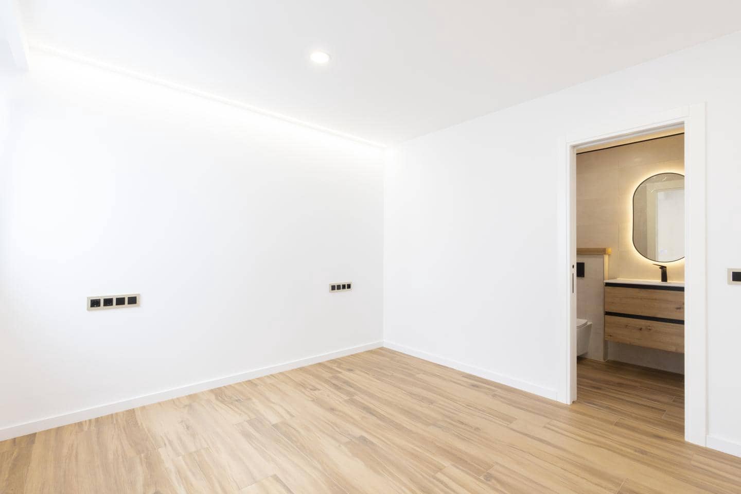 Piso de 2 habitaciones en Santiago del Teide en venta con piscina garaje - 445.000 € (Ref: 9805449)