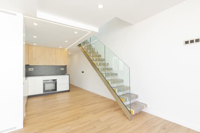 Piso de 2 habitaciones en Puerto Santiago, Santiago del Teide en venta con piscina garaje - 445.000 € (Ref: 9805449)