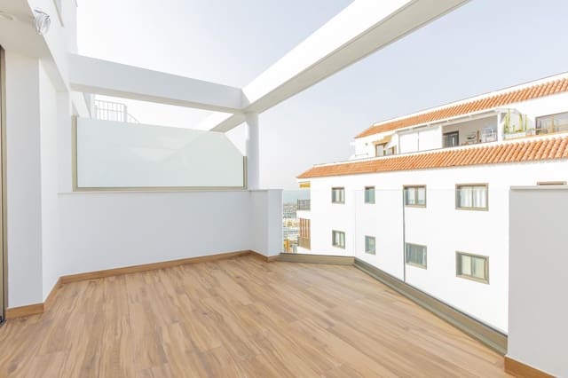 Piso de 2 habitaciones en Puerto Santiago, Santiago del Teide en venta con piscina garaje - 445.000 € (Ref: 9805449)
