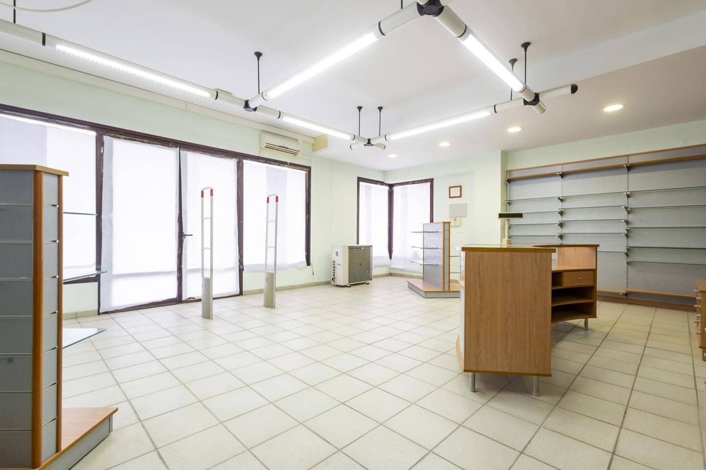 1 bedroom Business for sale in San Isidro de Abona - € 119,900 (Ref: 9816265)