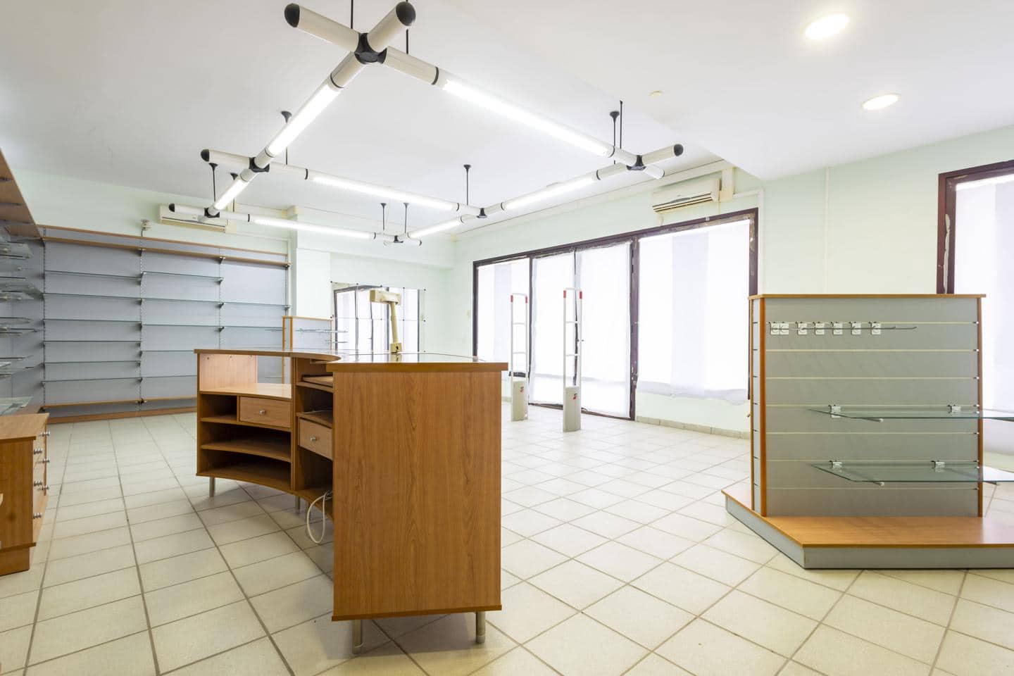 1 bedroom Business for sale in San Isidro de Abona - € 119,900 (Ref: 9816265)