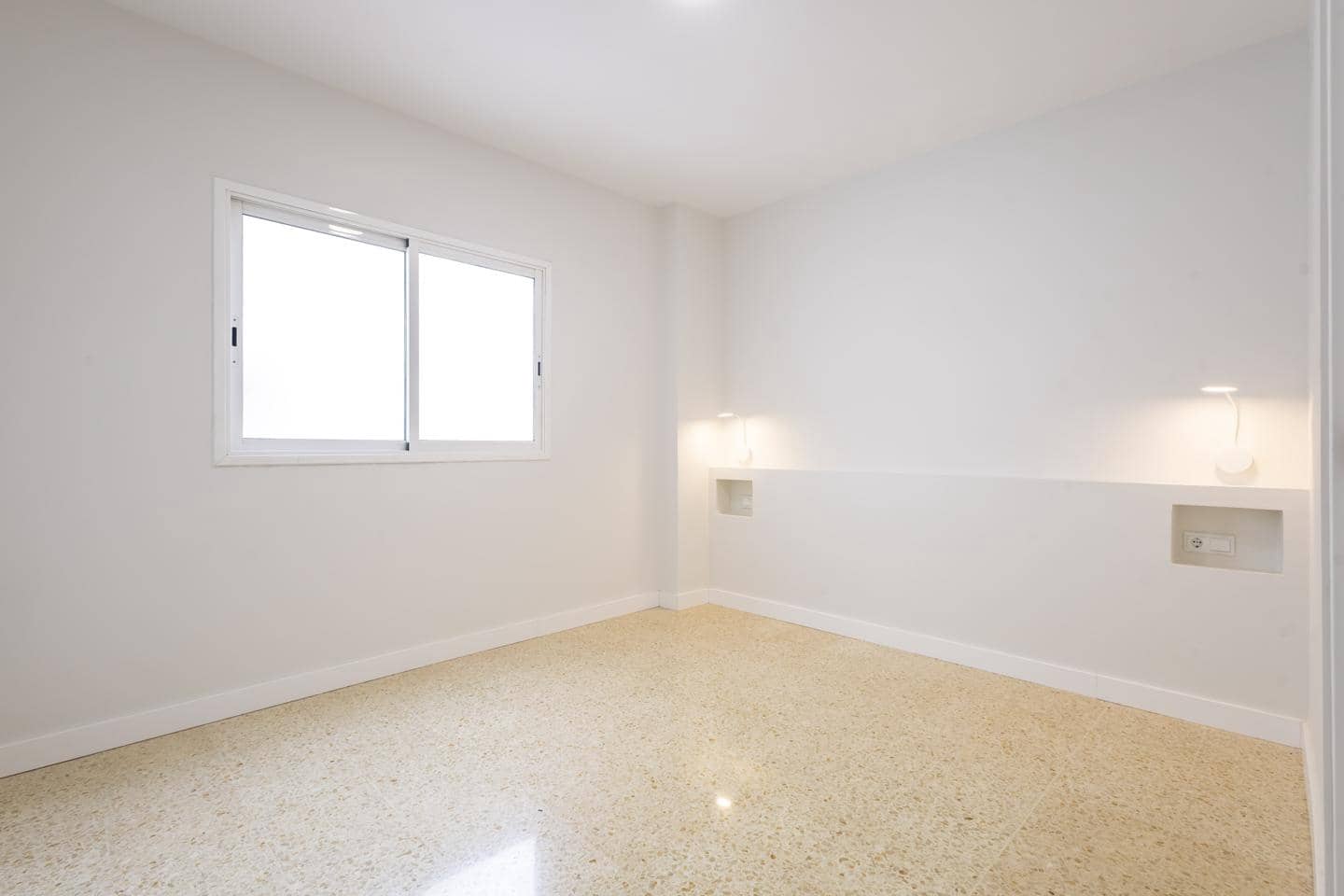3 soveværelse Lejlighed til leje i Santa Cruz de Tenerife - € 1.300 (Ref: 9816410)