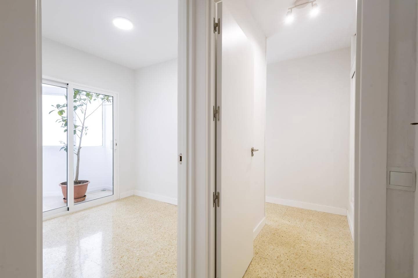 3 soveværelse Lejlighed til leje i Santa Cruz de Tenerife - € 1.300 (Ref: 9816410)