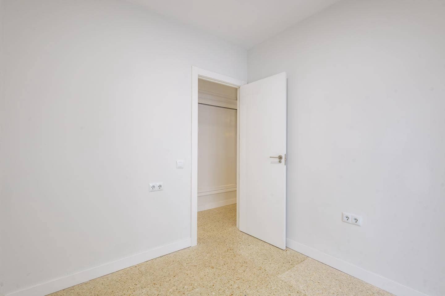 3 soveværelse Lejlighed til leje i Santa Cruz de Tenerife - € 1.300 (Ref: 9816410)