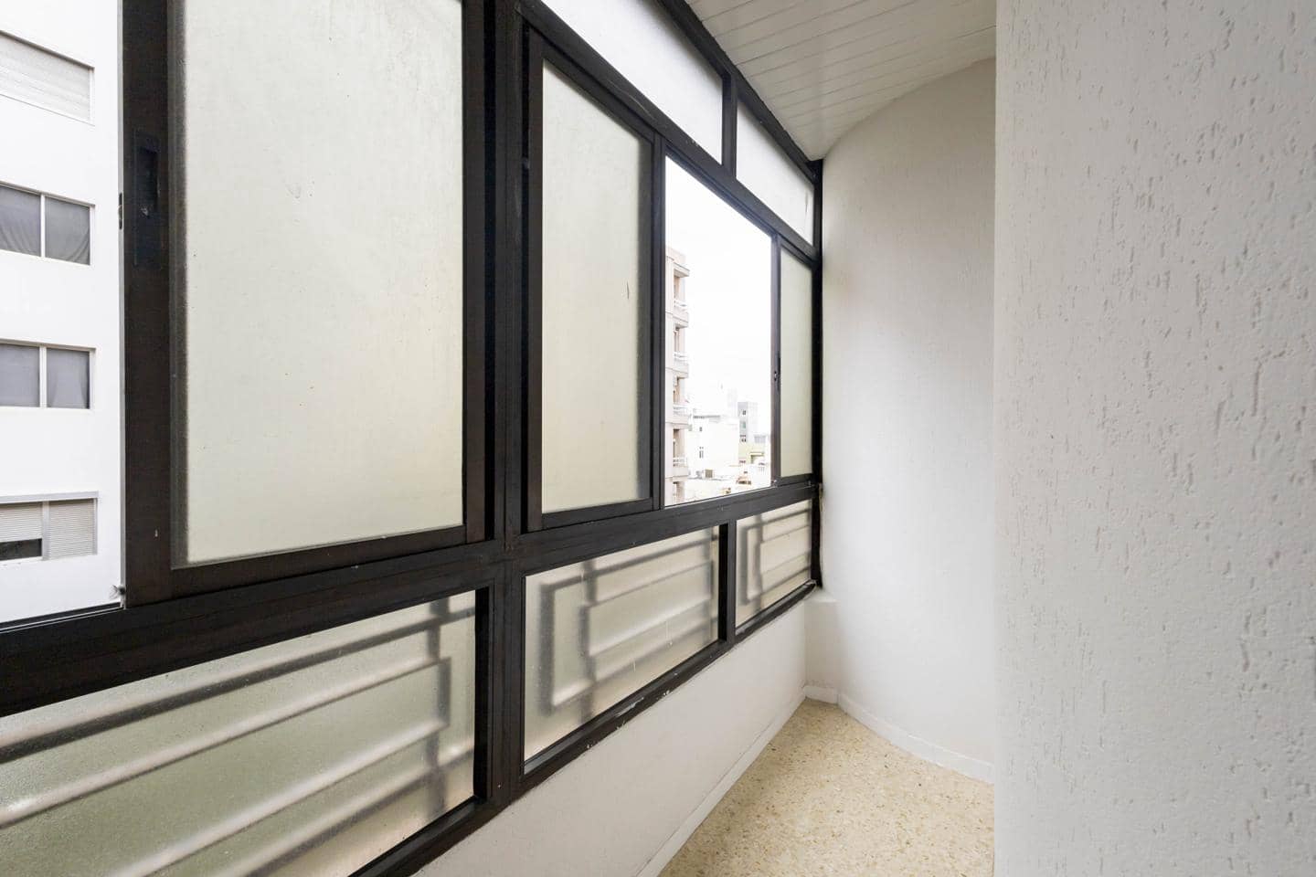 3 soveværelse Lejlighed til leje i Santa Cruz de Tenerife - € 1.300 (Ref: 9816410)
