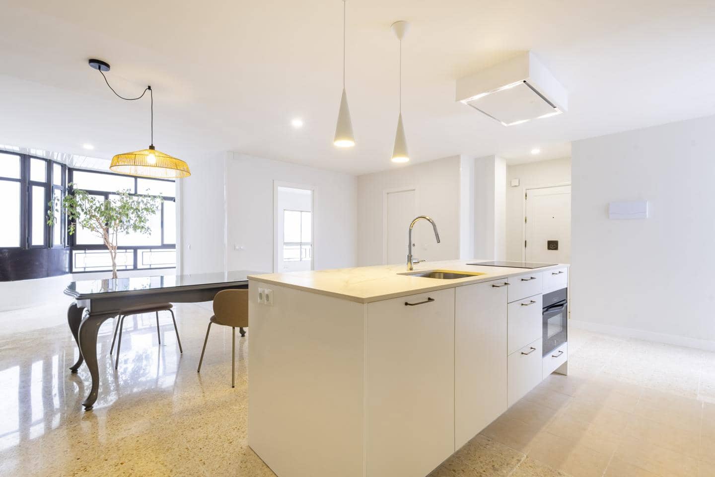3 soveværelse Lejlighed til leje i Santa Cruz de Tenerife - € 1.300 (Ref: 9816410)