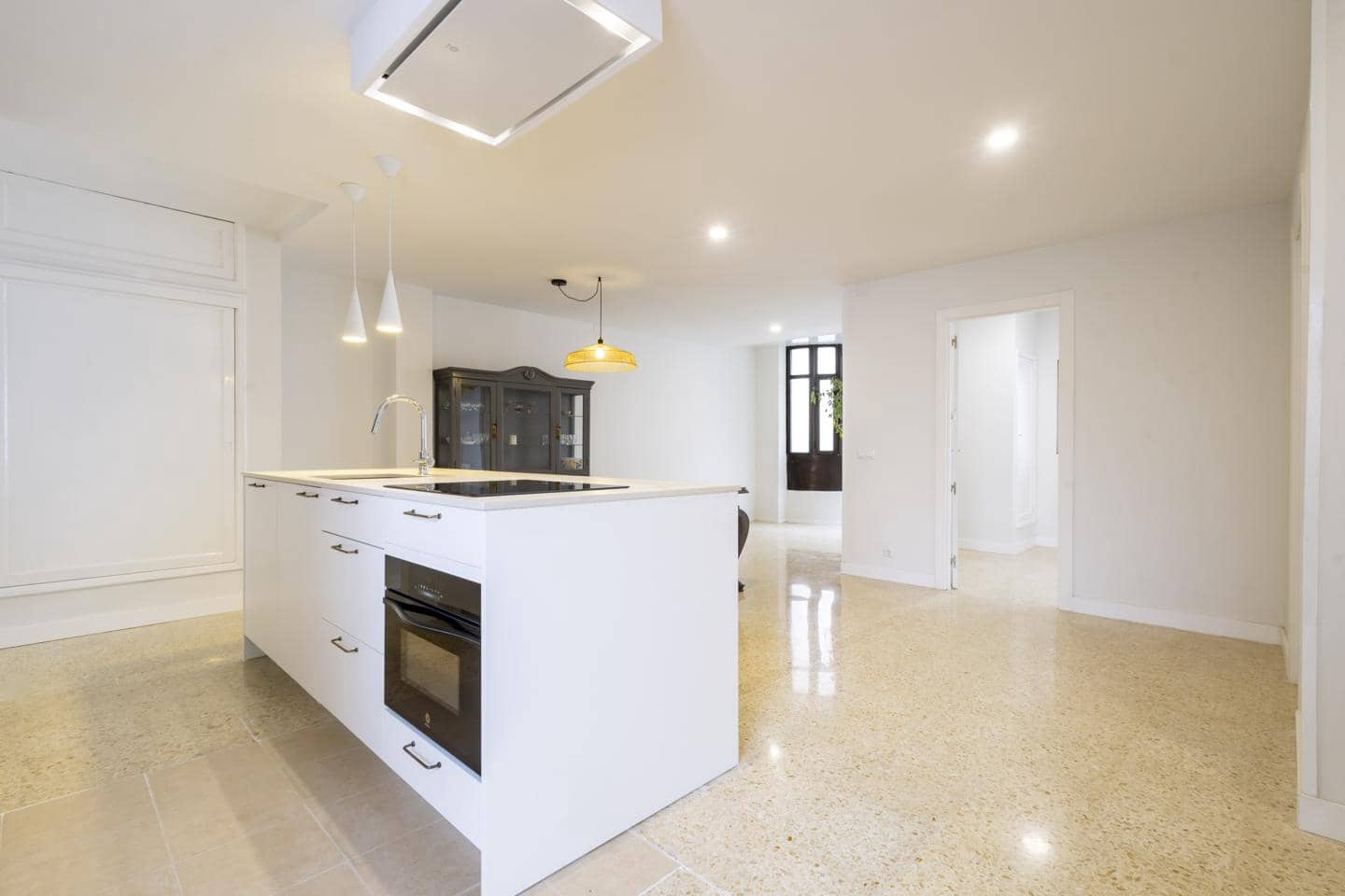 3 soveværelse Lejlighed til leje i Santa Cruz de Tenerife - € 1.300 (Ref: 9816410)
