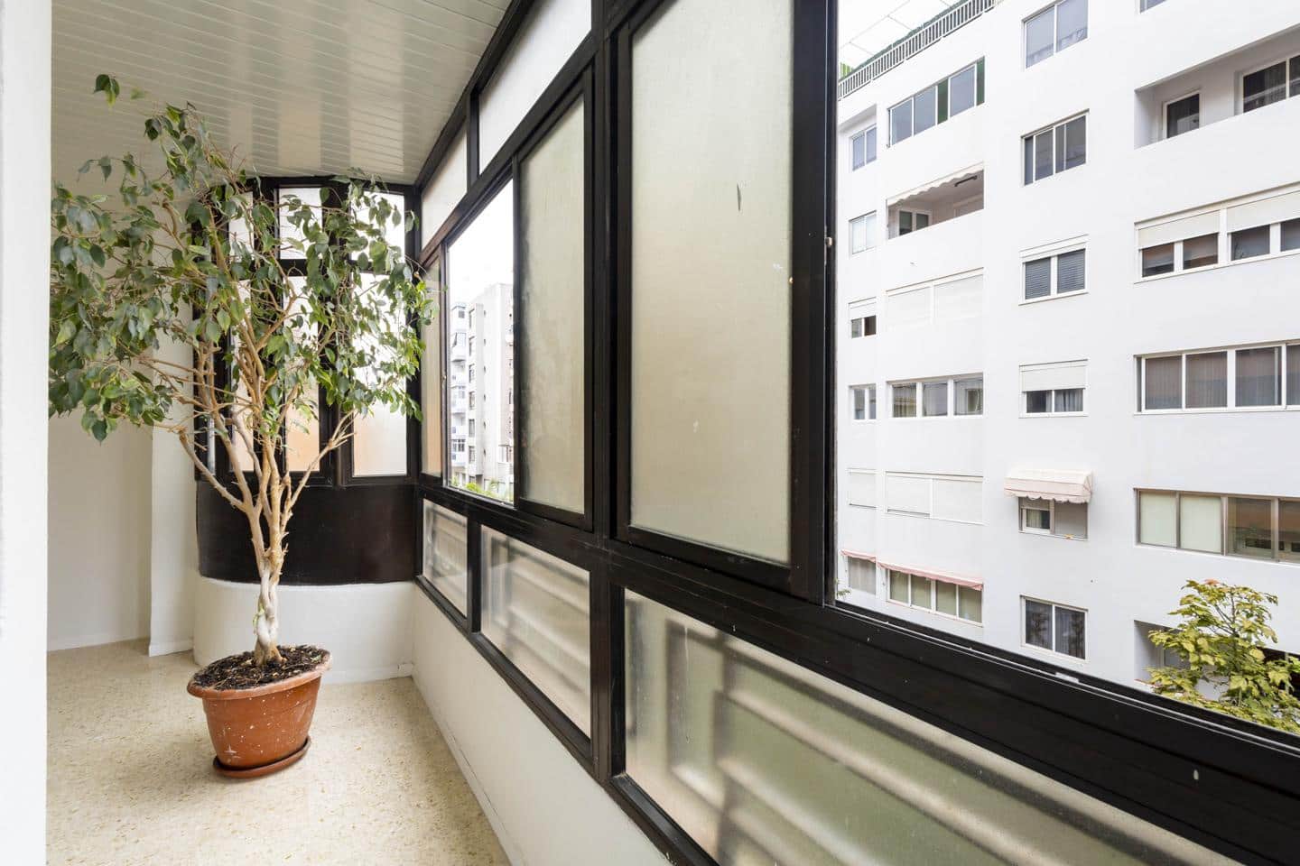 3 soveværelse Lejlighed til leje i Santa Cruz de Tenerife - € 1.300 (Ref: 9816410)