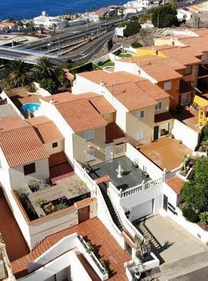 5 bedroom Villa for sale in Radazul with pool garage - € 538,963 (Ref: 9821514)